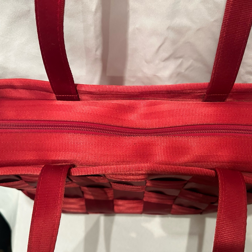 Harvey’s Original RARE Red Seatbelt Bag 16”x11” - Picture 4 of 13